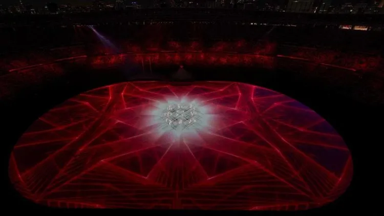 ٹوکیو اولمپکس: ویران اسٹیڈیم میں رنگا رنگ افتتاح