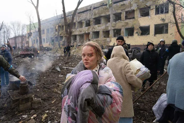 یوکرین: روسی حملے میں بچوں کا اسپتال تباہ 