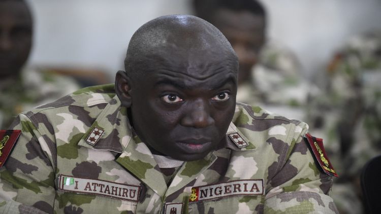 ہلاک ہونے والے نائیجیریا کے آرمی چیف لیفٹننٹ جنرل ابراہیم اتاہیرو 