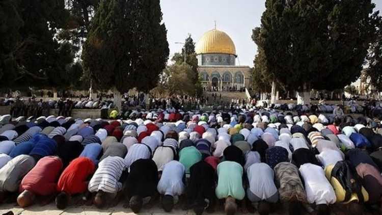 مسجد اقصیٰ میں40 ہزار افراد نے نمازجمعہ ادا کی۔