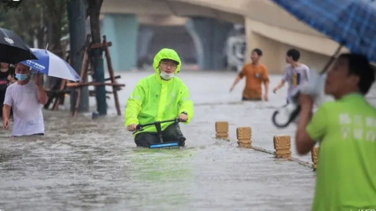 چین میں طوفانی بارشں