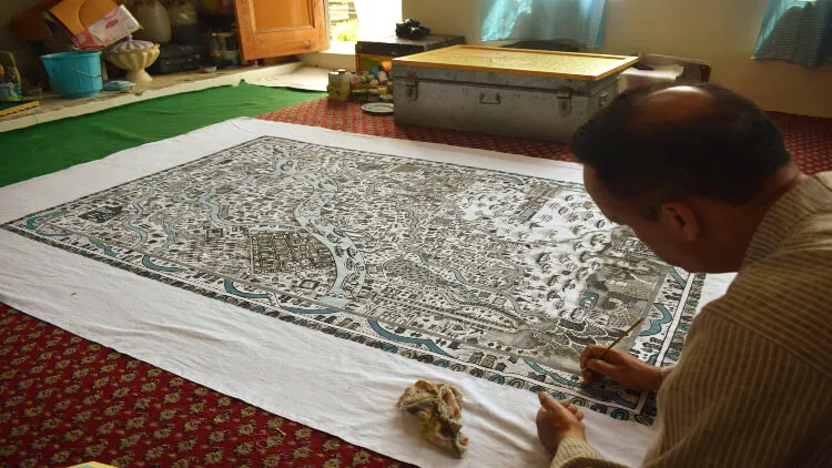کپڑے پر بنایا گیا دارالحکومت سری نگر کا نقشہ