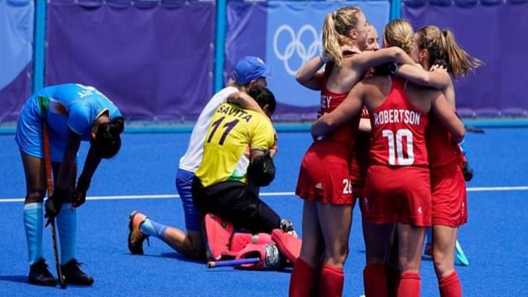 #womenhockeyindia