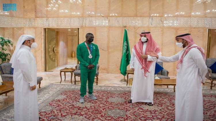 سعودی عرب:شہزادہ محمدبن سلمان نے دی کراٹے پلیئرکومبارکباد

