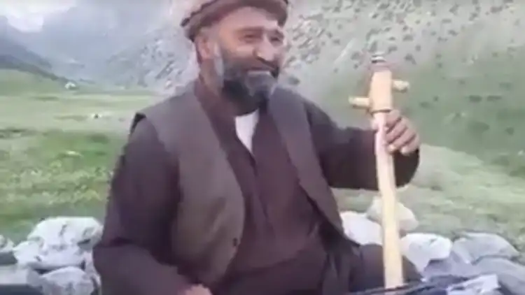 طالبان نے لوک گلوکارکو قتل کر دیا:سابق افغان وزیرِ داخلہ کاالزام
