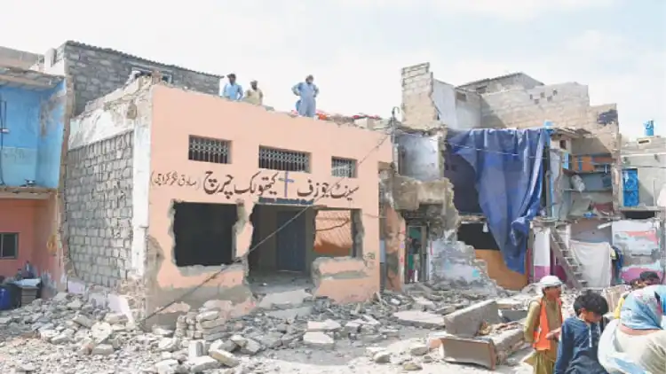 پاکستان:اقلیتوں پرمظالم کی انتہا،تین گرجاگھروں کو منہدم کردیاگیا
