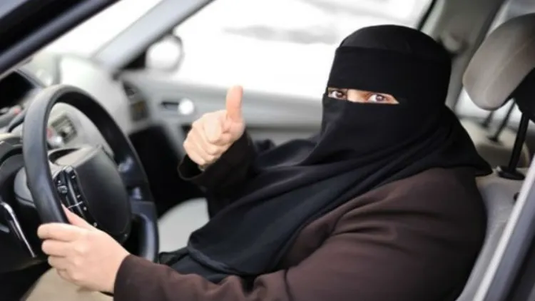  آن لائن ٹیکسی ایپس میں ہزاروں سعودی خواتین ڈرائیور