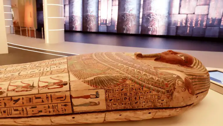 دبئی ایکسپو میں فرعون کے تابوت کی نمائش

