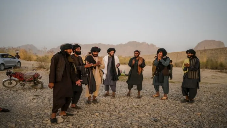 رقص کرتے طالبان