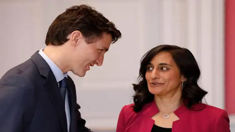 ہند نژاد کینیڈین سیاستدان انیتا آنند کینیڈا کی نئی وزیر دفاع

