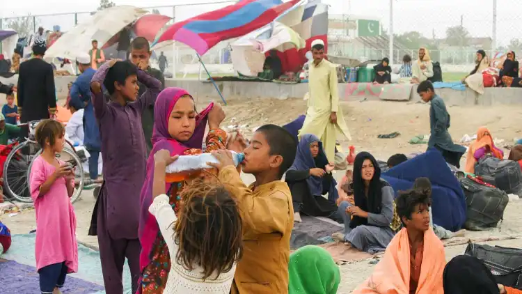 افغانستان: معاشی بحران،لوگ بھوک سے پریشان،بچوں کی فروخت پرمجبور

