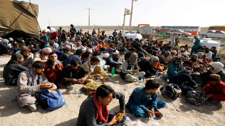 ایران:ہزاروں افغان پناہ گزینوں ملک بدر