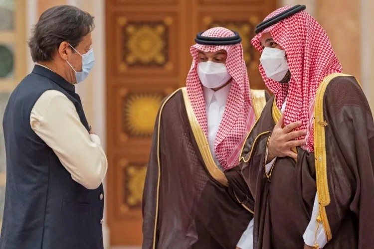 پاکستان کے گلے کی ہڈی بنا سعودی قرض 
