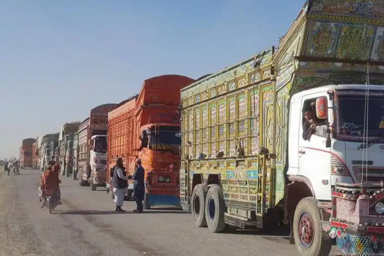 ہندوستان سے براہ پاکستان امدادی اشیاافغانستان لے جانے کی اجازت

