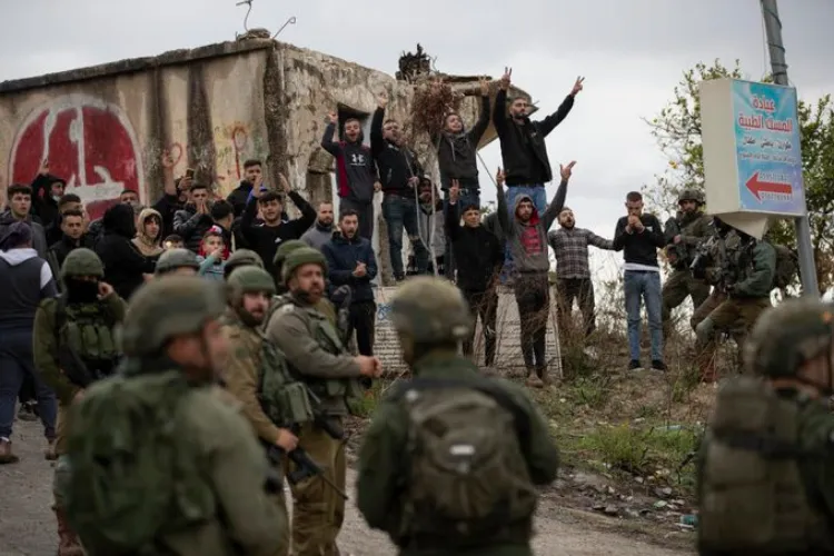 اسرائیلی فوج کےچھاپے اور فلسطینی شہریوں سے جھڑپیں