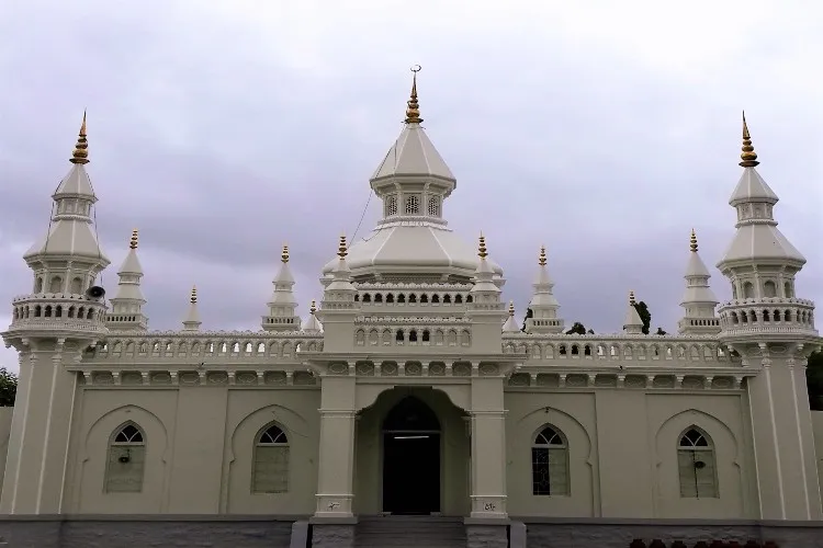 حیدرآباد :چرچ کی طرز پر بنی 'ہسپانوی مسجد' ایک پرکشش تعمیری شاہکار