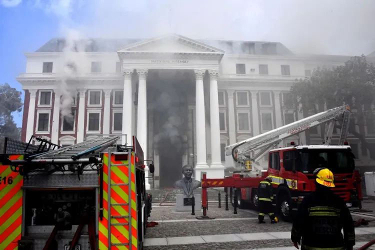جنوبی افریقہ : پارلیمنٹ بھیانک آتشزدگی سے مکمل طور پر تباہ