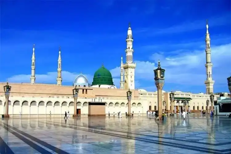 کورونا: مسجدِ نبوی میں نمازیوں کی تعداد میں اضافہ، چھت نمازیوں کیلئے کھلی

