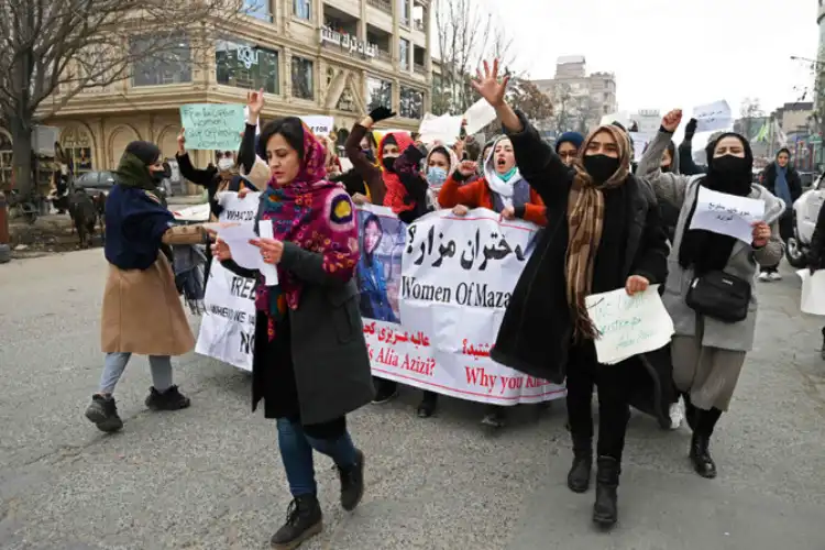 طالبان،صنف کی بنیاد پر امتیاز اور شدت برت رہے ہیں:ماہرین

