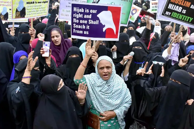 حجاب تنازعہ: سوشل میڈیا پر پاکستانی سازش انکشاف