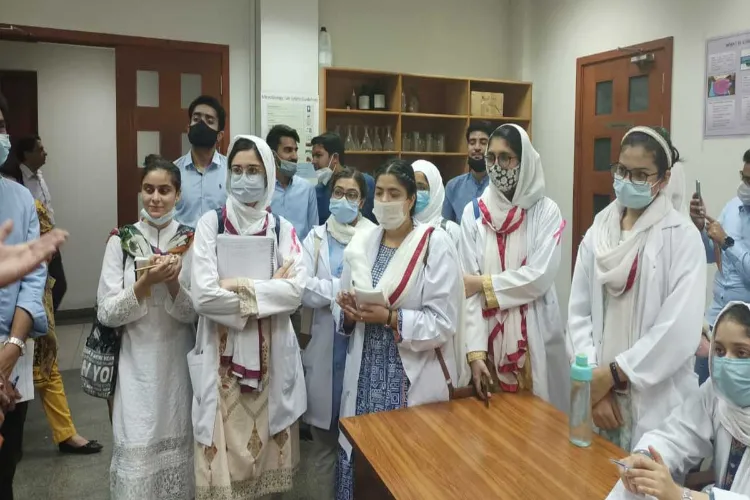 پاکستان : میڈیکل کالجز کی غفلت،ساڑھے 5 ہزار نشستیں خالی رہ گئیں