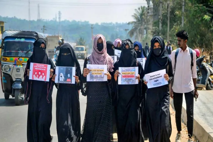 کرناٹک : اُڈپی کے بیشتر کالجوں میں باحجاب طالبات  غیر حاضر