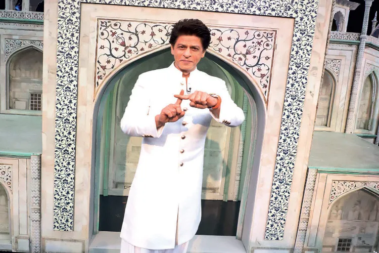 پہلی تنخواہ سے خریدی لسی ، مکھی گری تو نکال کر پی لی: شاہ رخ خان