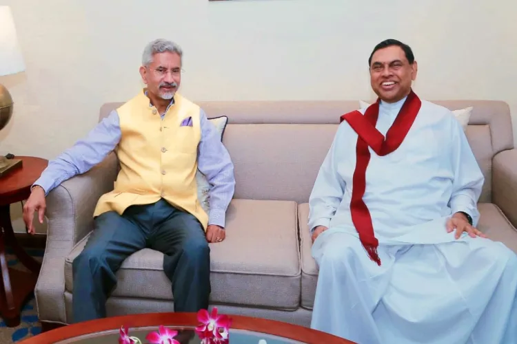 ایس جے شنکر کی سری  لنکا کے وزیر خزانہ سے ملاقات 