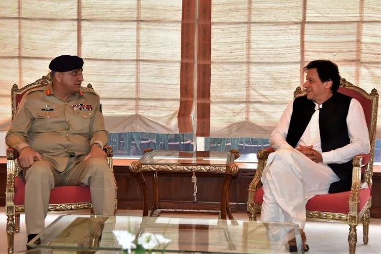 پاکستان : فوج حرکت میں ،عمران خان سے ملاقات