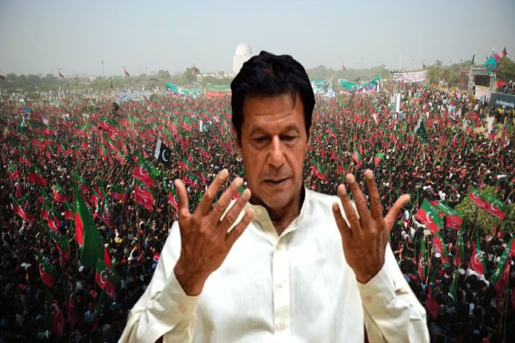 پاکستان: نوجوان باہر نکلیں اور پُرامن احتجاج کریں: عمران خان
