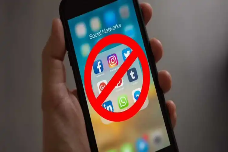 سری لنکا:سوشل میڈیا پر پابندی