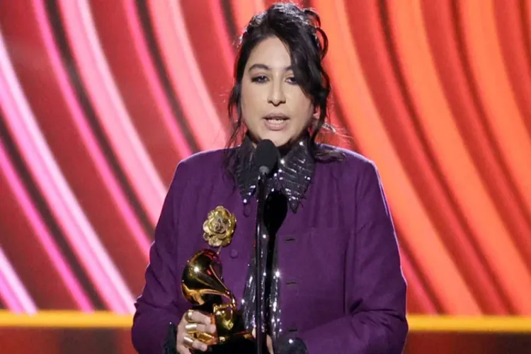  عروج آفتاب :گریمی ایوارڈز جیتنے والی پہلی پاکستانی گلوکارہ 
