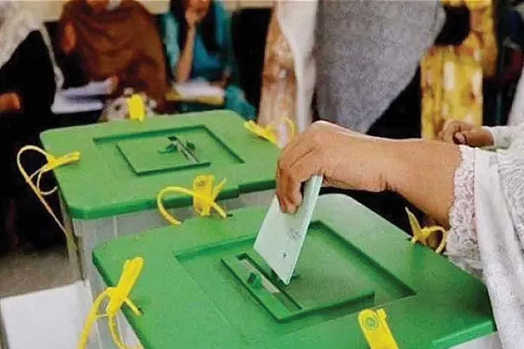 پاکستان : 90دن میں انتخابات ممکن مگر ای وی ایم سے نہیں:الیکشن کمیشن