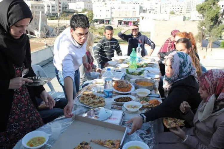 رمضان المبارک :فلسطینی علاقوں میں ’خدمت‘ میں عیسائی بھی مسلمانوں کے ساتھ ساتھ