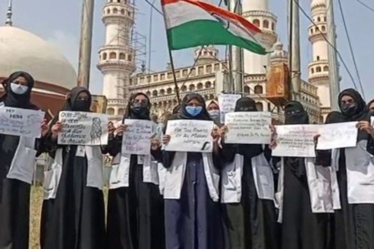 کرناٹک:حجاب پر پابندی کی تجویز، مسلمانوں کا اعتراض 