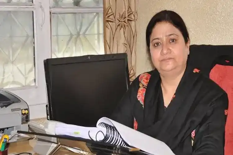 پروفیسر نیلوفرخان: کشمیر یونیورسٹی کی پہلی خاتون وائس چانسلر

