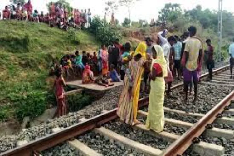 جھارکھنڈ: دمکا میں تین نابالغ ٹرین سے کٹ گئے