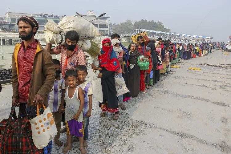  روہنگیا پناہ گزینوں کو متنازع جزیرے پر منتقل کرے گا بنگلہ دیش 