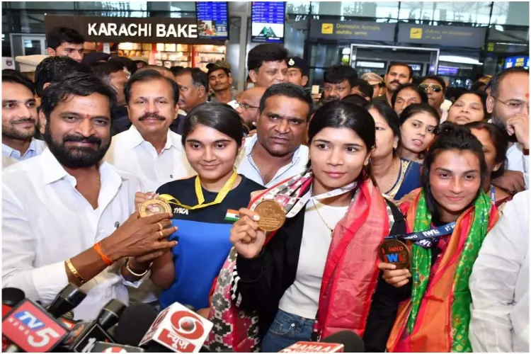حیدرآباد: باکسنگ چیمپئن نکہت زرین کا شانداراستقبال