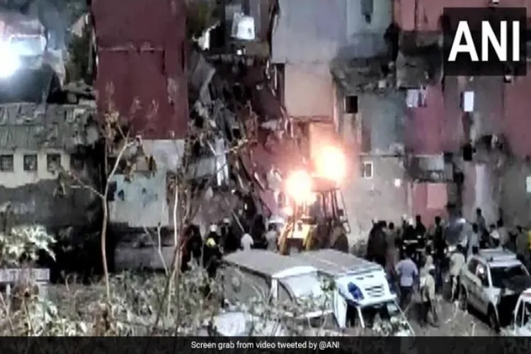 ممبئی کے باندرہ میں المناک حادثہ؛ رہائشی عمارت گرنے سے ایک ہلاک