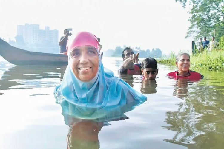 کوچی : ستر سالہ عارفہ نے بندھے ہاتھوں کے ساتھ کیا ’پیر یار‘کو پار