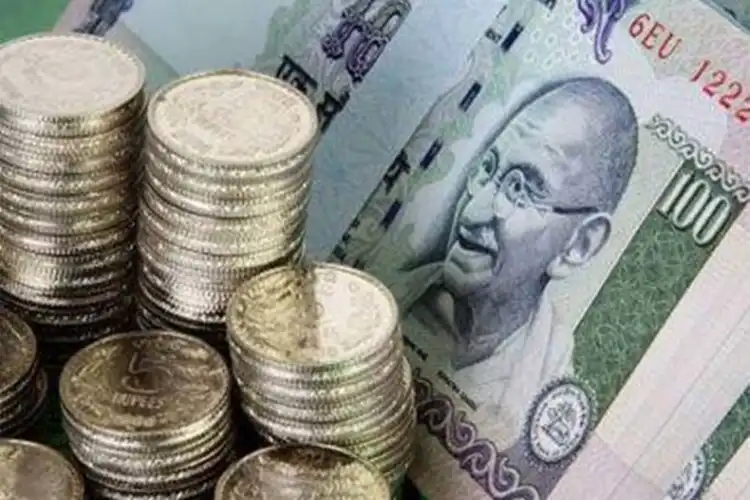 ڈالر کے مقابلے ہندوستانی روپئے کی حالت بہتر ہوئی

