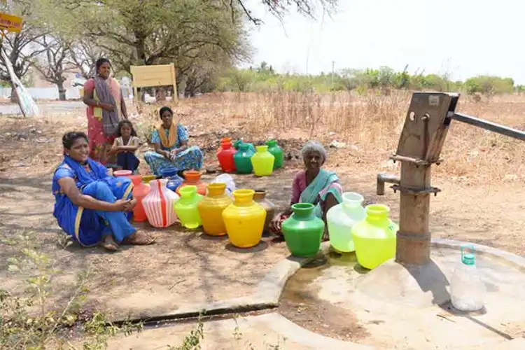 ملک کے باشندے زہریلا پانی پینے پر مجبور: حکومت کا اعتراف

