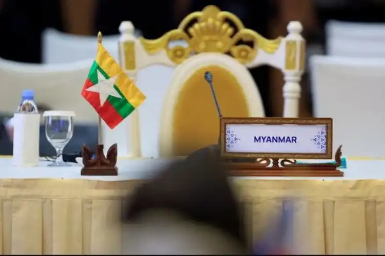 میانمار کے فوجی حکمراں آسیان کے اجلاسوں میں شرکت نہیں کرسکتے

