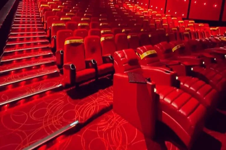 کشمیر: تین دہائی بعد کھلے گا سنیما ہال، شائقین پرجوش
