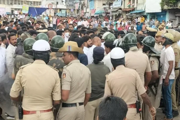 کرناٹک: شیوموگا میں تصادم , بڑے اجتماعات پر پابندی 