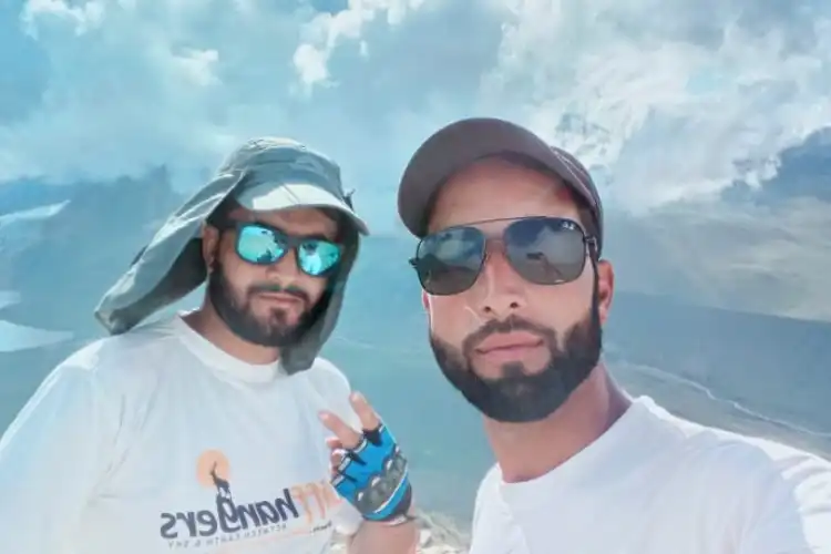 منشیات مخالف مہم پر نکلے،جاوید اوراعجاز نے بناڈالا اسکائی میراتھن رکارڈ

