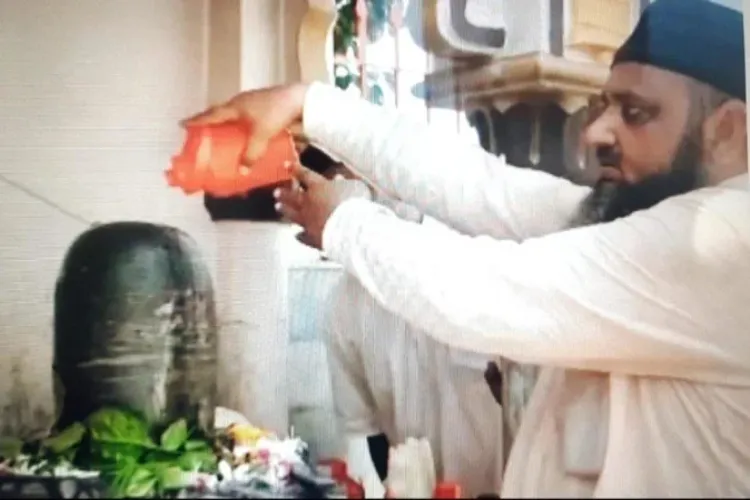 دیوبند: مشرف علی نے کی شیو لنگ  کی پوجا