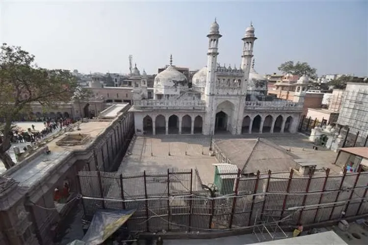 گیان واپی کیس:  مسجد کمیٹی نے سماعت کی تیاری کے لیے دو ماہ کا وقت مانگا 