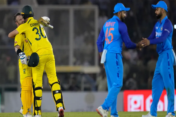 آسٹریلیا نے ہندوستان  کو چار وکٹوں سے شکست دی